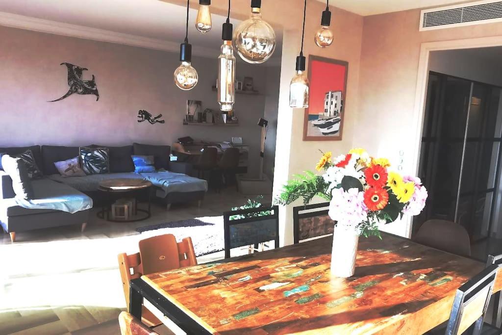Appartement Nice Centre Vue Mer Avec Piscine Pour Famille, Couple D'Amis Pas De Groupes De Jeunes Autorises Bagian luar foto